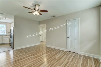 Odette Herschel - Photo 6 of 23