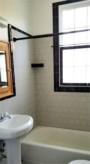 2805 West Walnut Street - Photo 4 of 42