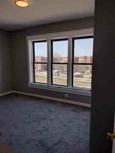 4716 South King Drive - Photo 3 of 5