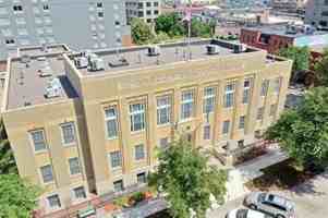 featured image of 224 1st Ave Sw