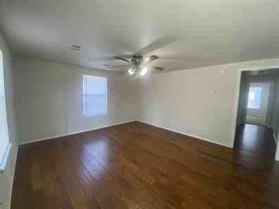 2104 Savannah Street - Photo 2 of 10