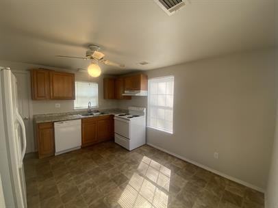 2104 Savannah Street - Photo 4 of 10