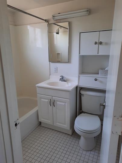 Space on 6th - Photo 3 of 7