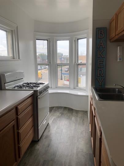 112 1/2 E 10th Street - Photo 4 of 10