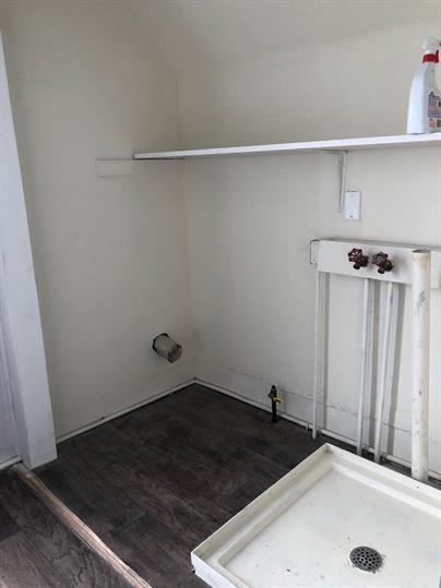 112 1/2 E 10th Street - Photo 7 of 10