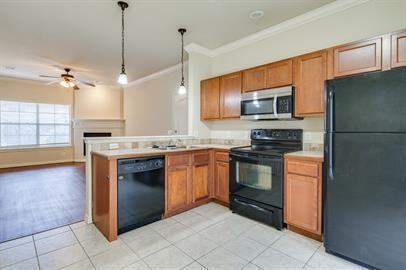 688 Solis Ave #2 - Photo 3 of 22