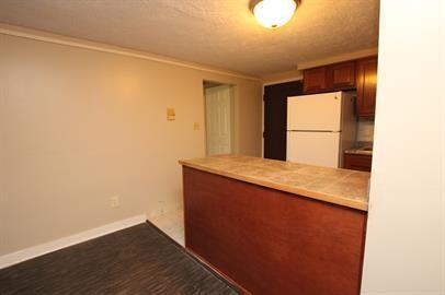 1126 W 4th St - Photo 3 of 22