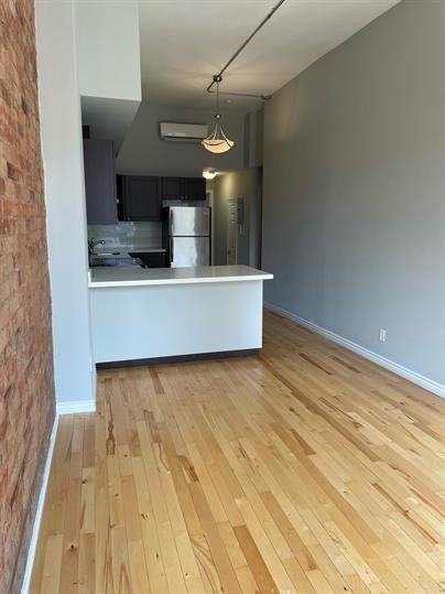 215 - 217 King Street East - Photo 2 of 10
