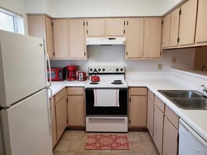 722 W Broomfield - Photo 2 of 47