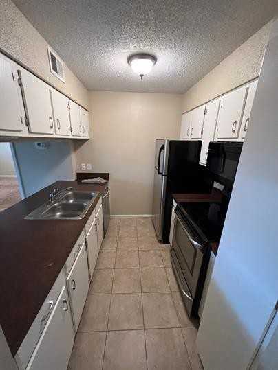 603 Colonial Drive Unit 2 - Photo 3 of 10