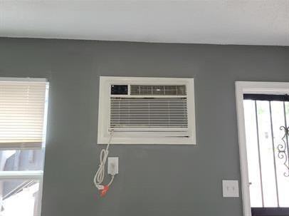 812 West 27th Street - Photo 6 of 45