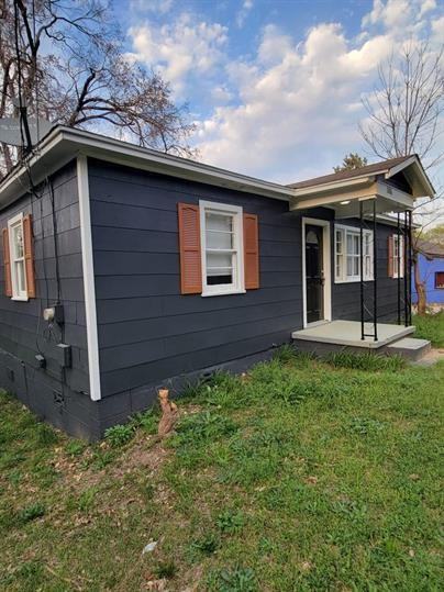 12th St. 1306 - Photo 3 of 10