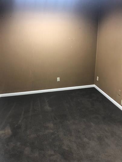 700 South Park Avenue - Photo 6 of 12