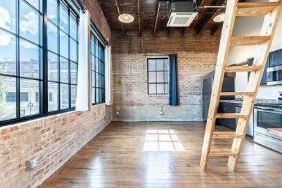 725 SW Washington Street - Photo 4 of 8