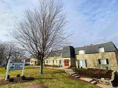 Kellogg Place Apartments 3303 W Willow Knolls Dr, Peoria, IL 61614