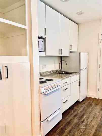 1140 North Richey Boulevard - Photo 5 of 8