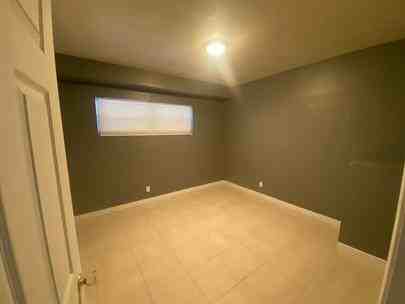 225 Iowa Avenue - Photo 4 of 15