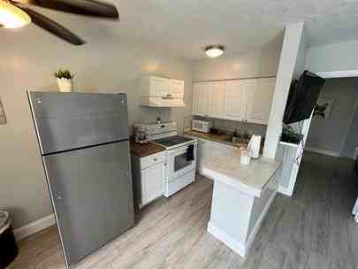 1201 Northeast 15th Avenue - Photo 3 of 7