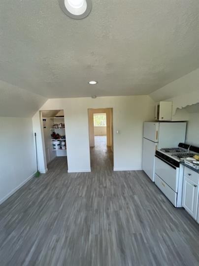 247 West 11th Street - Photo 4 of 6