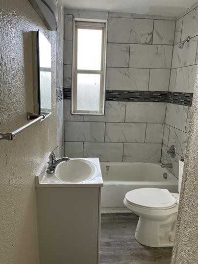 15771 Mack Avenue - Photo 3 of 5