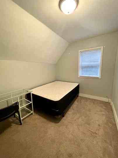 24 Reynolds Avenue - Photo 5 of 7