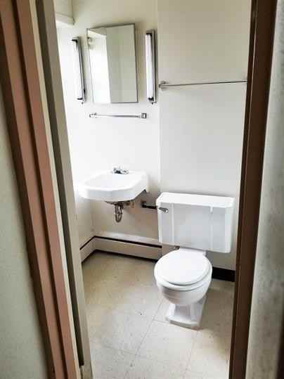 Building 5 - 300 16th St. NE - Photo 4 of 6