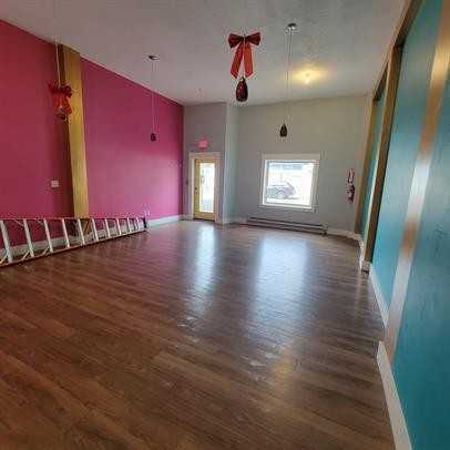 876 Payne Ave - Photo 2 of 15