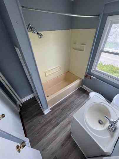 303 Robble Avenue - Photo 4 of 11