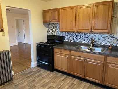 424-426 N Locust St - Photo 6 of 17