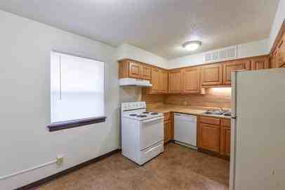 914 South 25th Street - Photo 4 of 18