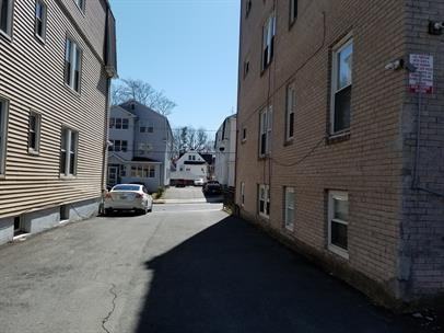 12-20 Rockville Street, Hartford, CT 06112 - Photo 4 of 50