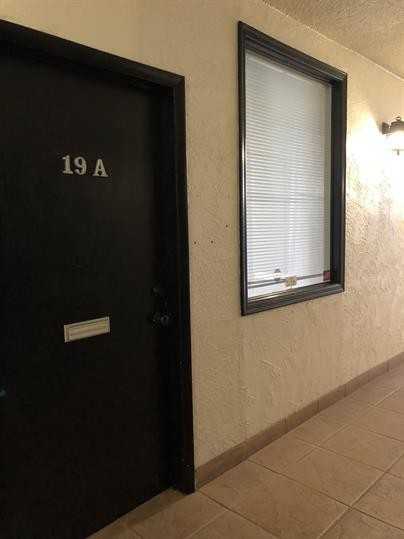 4th St Prof. Bldg - Photo 2 of 5