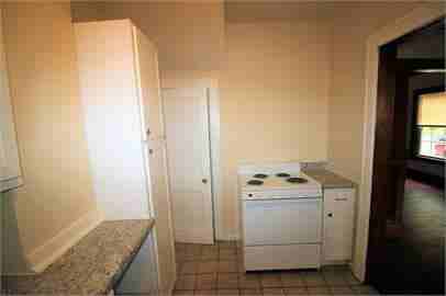 842 Neland SE - Photo 3 of 11