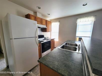 327 Plymouth Avenue - Photo 3 of 11