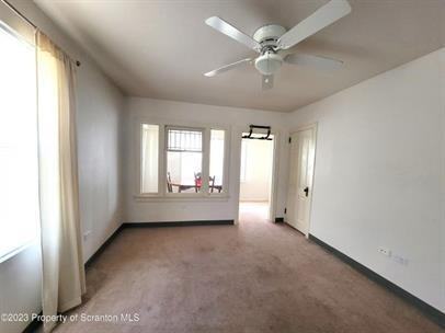 327 Plymouth Avenue - Photo 6 of 11