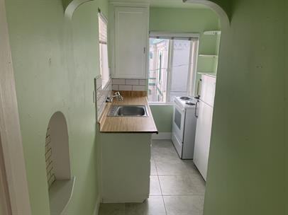 State Street Apartments - Photo 4 of 21