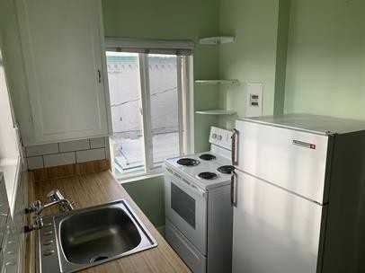 State Street Apartments - Photo 5 of 21