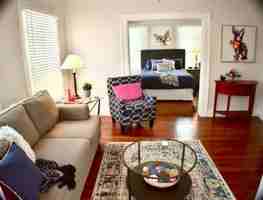 featured image of 407 S Melville Ave