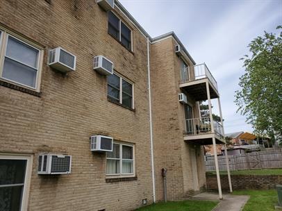 East Washington St - Photo 5 of 5