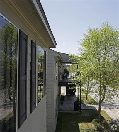 Guidry Row Apartments - Photo 3 of 8