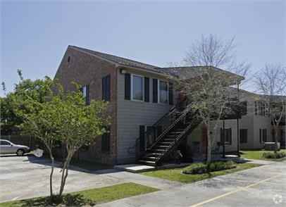 Guidry Row Apartments - Photo 5 of 8