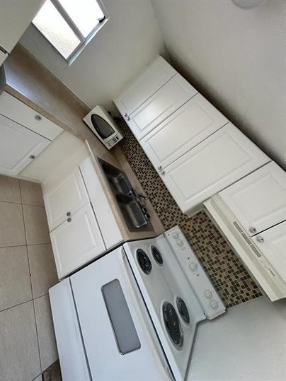 PE 145-2 - Photo 2 of 7