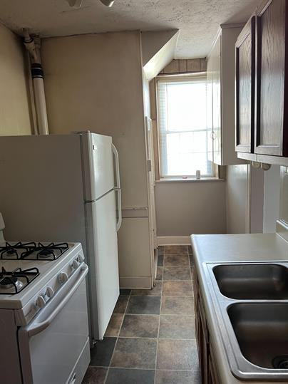 Lincoln Highway 5655, Apt C - Photo 3 of 30