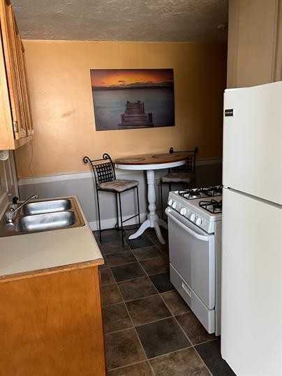 Lincoln Highway 5655, Apt C - Photo 7 of 30