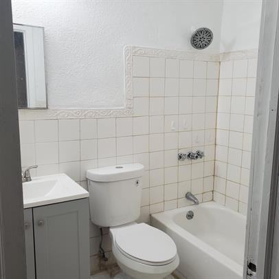 2670 Northwest 10th Street - Photo 2 of 4