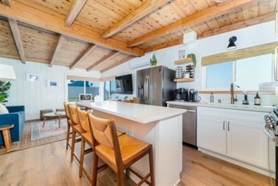 834 South Pacific Street - Photo 4 of 17