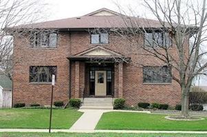 featured image of 217 N 1st St