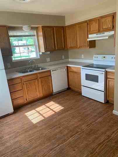 Lake Ashley Apartments - Photo 3 of 33