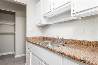 Seabrook Apartments - Photo 4 of 8