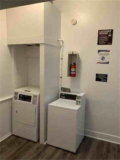 945 Admiral Avenue - Photo 3 of 42